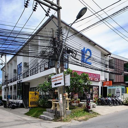 Ocean12 Chic Hotel Phuket Esterno foto