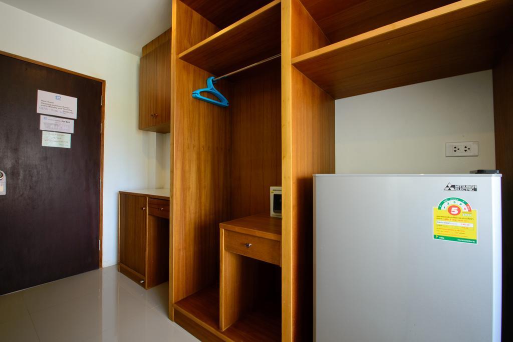 Ocean12 Chic Hotel Phuket Esterno foto