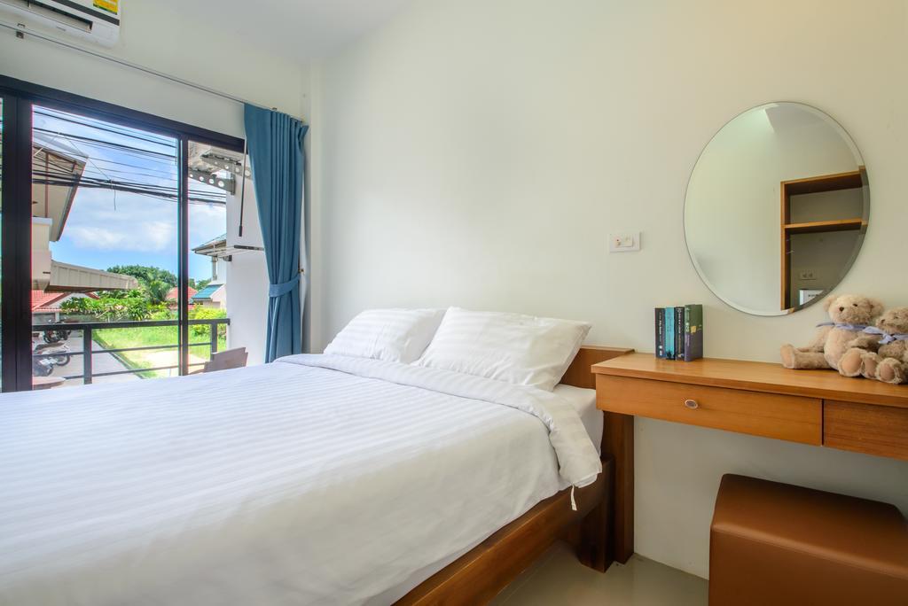 Ocean12 Chic Hotel Phuket Esterno foto